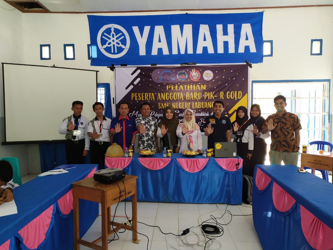 MELALUI KEGIATAN PIK-R GOLD SMK NEGERI LABUANG PERANGI NARKOBA MELALUI KEGIATAN PIK-R GOLD SMK NEGERI LABUANG PERANGI NARKOBA