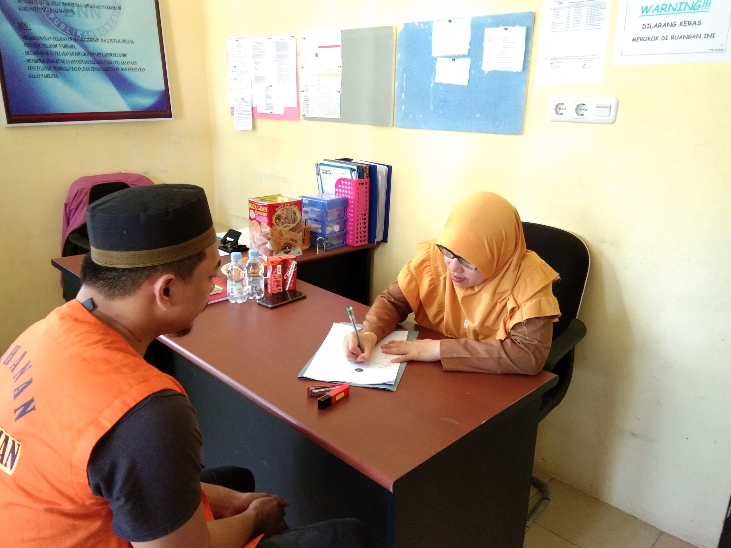 BNN Kabupaten Polewali Mandar Assesmen Terpadu Pada 2 Orang Tersangka Penyalahgunaan Narkotika BNN Kabupaten Polewali Mandar Assesmen Terpadu Pada 2 Orang Tersangka Penyalahgunaan Narkotika