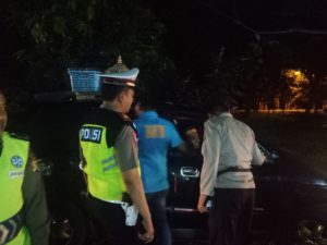 Antisipasi penyalahgunaan narkoba pada hari-hari besar terutama pergantian tahun 2019 BNNK Polman bersama TNI - POLRI melakukan razia di THM
