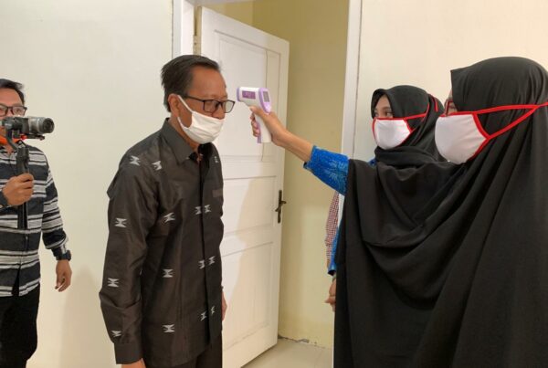 Di Acara Puncak HANI 2020, BNNK Polman Lakukan Cek Suhu Tubuh Para Tamu Undangan