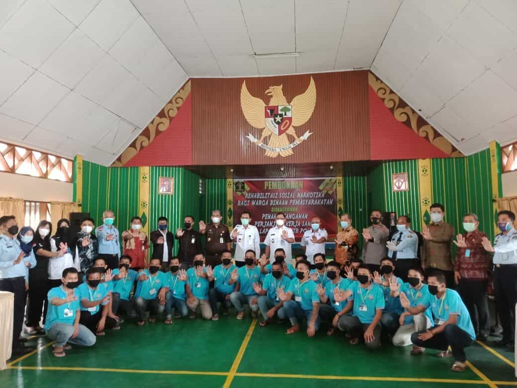 Kepala BNNP Sulbar Sampaikan War On Drugs di Lapas Polewali Kepala BNNP Sulbar Sampaikan War On Drugs di Lapas Polewali