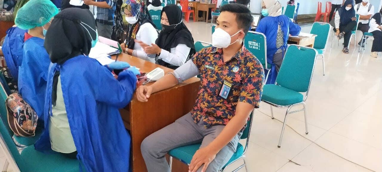 Personil BNNK Polman Terima Vaksinasi Tahap II Dosis Ke Dua Personil BNNK Polman Terima Vaksinasi Tahap II Dosis Ke Dua
