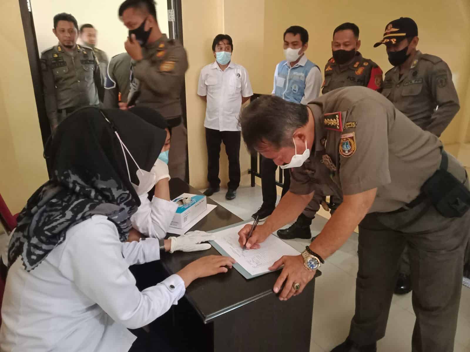 BNNK Polman Tes Urine Jajaran Satpol PP dan Petugas Damkar