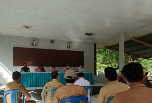 BNN Kabupaten Polewali Mandar melakukan Sosialisasi dan Penandatanganan Komitmen Bersama Seluruh Kepala Desa/Lurah Se-Kec. Matakali Kab. Polewali Mandar dalam rangka menggelorakan warondrugs menuju Desa/Kelurahan Bersih Narkoba (Bersinar).