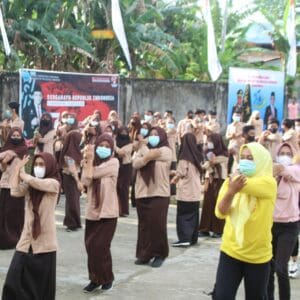 Dalam Rangka Menyongsong HUT BNN RI ke-20 Tahun, BNNK Polewali Mandar Laksanakan Giat Senam Sehat Bersama, Donor Darah, Penanaman Pohon, dan Penyerahan Gerobak Kopi dan Baca Bagi Klien Pasca Rehab/Mantan Pecandu Narkoba