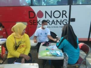 Dalam Rangka Menyongsong HUT BNN RI ke-20 Tahun, BNNK Polewali Mandar Laksanakan Giat Senam Sehat Bersama, Donor Darah, Penanaman Pohon, dan Penyerahan Gerobak Kopi dan Baca Bagi Klien Pasca Rehab/Mantan Pecandu Narkoba