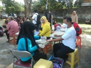 Dalam Rangka Menyongsong HUT BNN RI ke-20 Tahun, BNNK Polewali Mandar Laksanakan Giat Senam Sehat Bersama, Donor Darah, Penanaman Pohon, dan Penyerahan Gerobak Kopi dan Baca Bagi Klien Pasca Rehab/Mantan Pecandu Narkoba