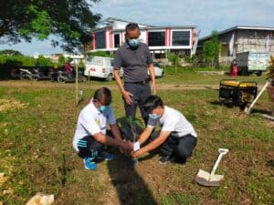 Dalam Rangka Menyongsong HUT BNN RI ke-20 Tahun, BNNK Polewali Mandar Laksanakan Giat Senam Sehat Bersama, Donor Darah, Penanaman Pohon, dan Penyerahan Gerobak Kopi dan Baca Bagi Klien Pasca Rehab/Mantan Pecandu Narkoba