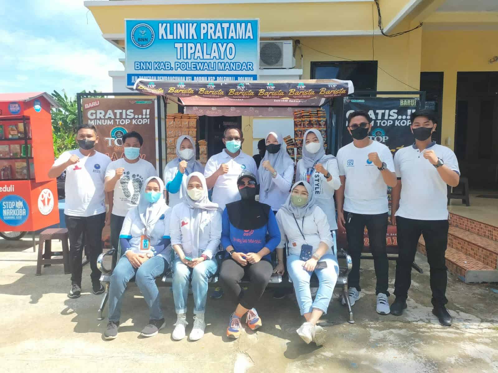 Dalam Rangka Menyongsong HUT BNN RI Ke-20, BNNK Polewali Mandar Laksanakan Giat Senam Sehat Bersama, Donor Darah, Penanaman Pohon, dan Penyerahan Gerobak Kopi dan Baca Bagi Klien Pasca Rehab/Mantan Pecandu Narkoba Dalam Rangka Menyongsong HUT BNN RI Ke-20, BNNK Polewali Mandar Laksanakan Giat Senam Sehat Bersama, Donor Darah, Penanaman Pohon, dan Penyerahan Gerobak Kopi dan Baca Bagi Klien Pasca Rehab/Mantan Pecandu Narkoba