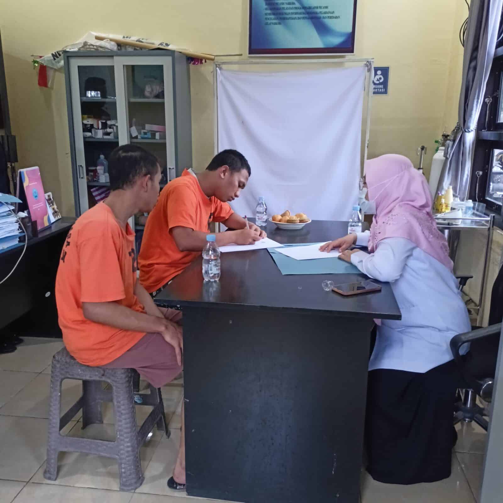BNNK Polman Assemen Tersangka Narkotika BNNK Polman Assemen Tersangka Narkotika