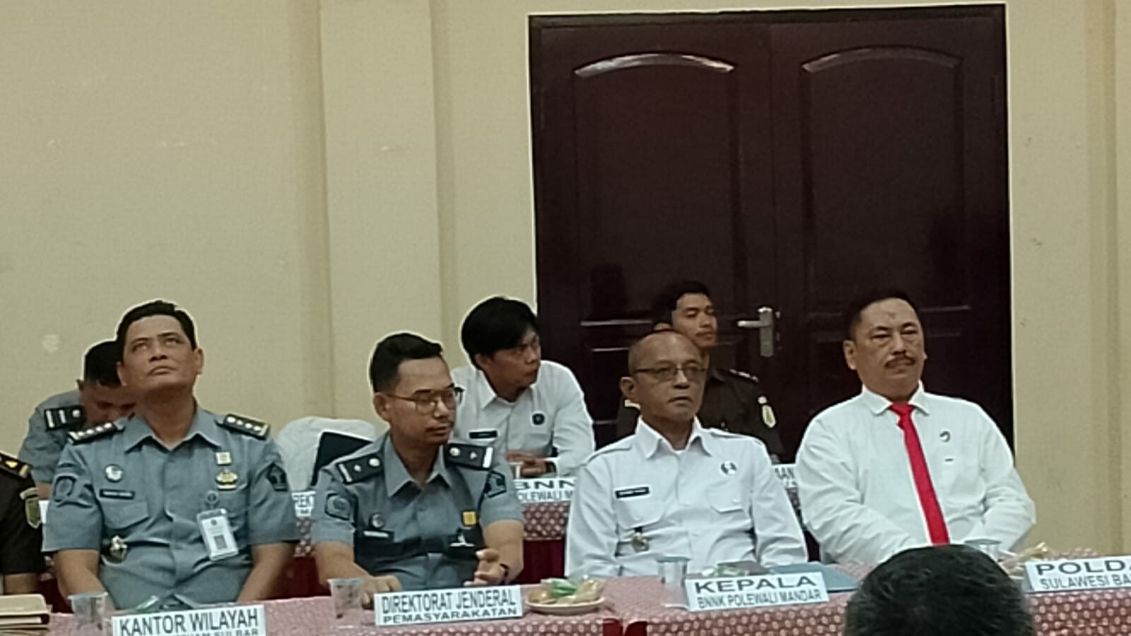 Kepala BNNK Polman Bawakan Materi Restoratif Justice Pada Kegiatan Rapat Kordinasi dan sosialisasi Surat Keputusan Bersama tentang Implementasi Alternatif Pemindanaan dan Keadilan Restoratif Bagi Pelaku Dewasa Kepala BNNK Polman Bawakan Materi Restoratif Justice Pada Kegiatan Rapat Kordinasi dan sosialisasi Surat Keputusan Bersama tentang Implementasi Alternatif Pemindanaan dan Keadilan Restoratif Bagi Pelaku Dewasa
